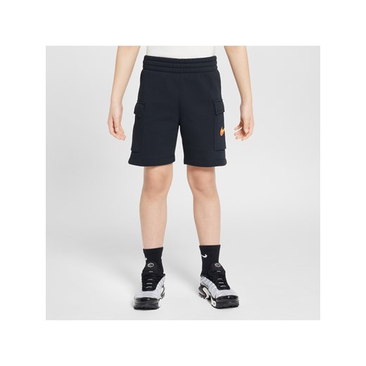 Spodenki z dzianiny dla dużych dzieci (chłopców) Nike Sportswear Standard Issue - Czerń ze sklepu Nike poland w kategorii Spodenki chłopięce - zdjęcie 171703362