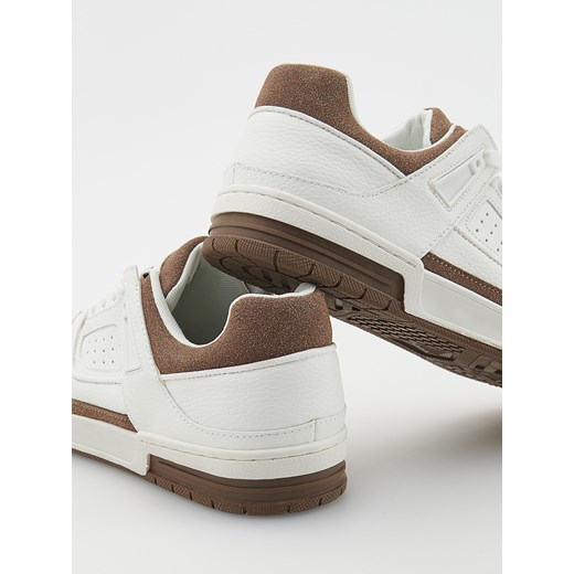 Reserved - Sneakersy z imitacji skóry - biały ze sklepu Reserved w kategorii Buty sportowe męskie - zdjęcie 171938481