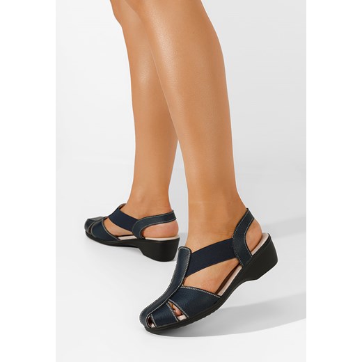 Granatowe sandały na niskim obcasie Melona V4 ze sklepu Zapatos w kategorii Sandały damskie - zdjęcie 171951430