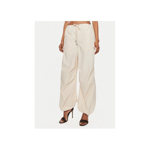 Juicy Couture Spodnie materiałowe Ayla JCWBJ24341 Beżowy Oversize ze sklepu MODIVO w kategorii Spodnie damskie - zdjęcie 171953712