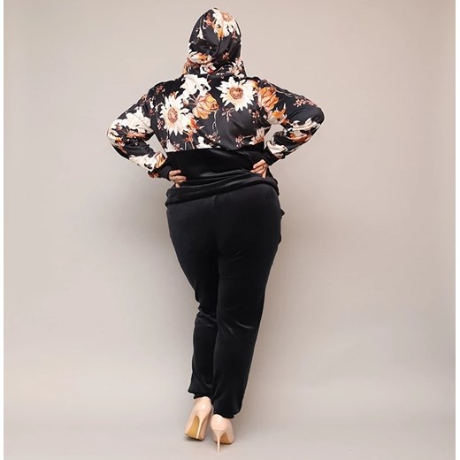Welurowy komplet damski w kwiaty czarny (8228) Goodlookin.pl 48 goodlookin.pl