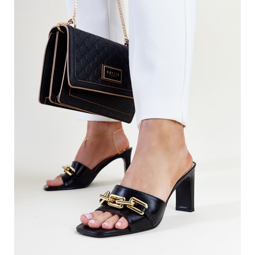 Czarne klapki na słupku z łańcuchem Borislava Gemre 38 gemre