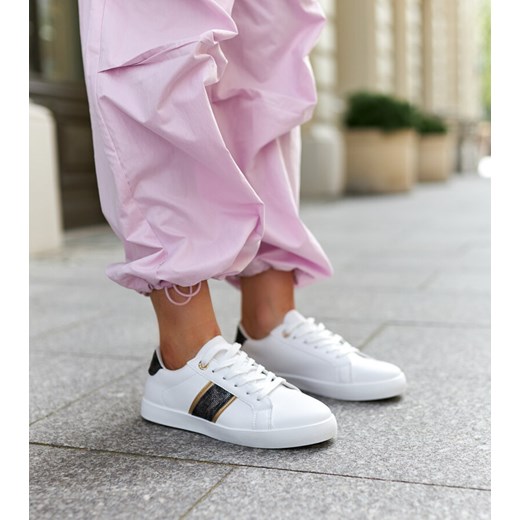 Białe sneakersy z ozdobnym paskiem Grada ze sklepu gemre w kategorii Trampki damskie - zdjęcie 171977510