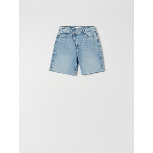 Sinsay - Szorty jeansowe - niebieski Sinsay 40 Sinsay