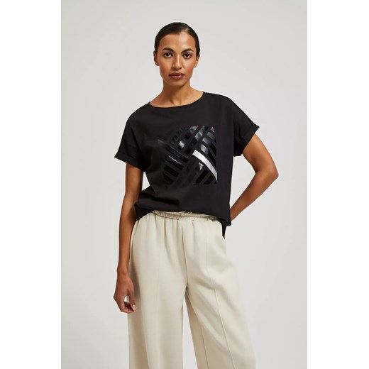 T-shirt z geometrycznym wzorem i okrągłym dekoltem czarny ze sklepu Moodo.pl w kategorii Bluzki damskie - zdjęcie 172001014