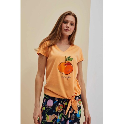 Koszulka z nadrukiem i dekoltem V ze sklepu 5.10.15 w kategorii Bluzki damskie - zdjęcie 172002693