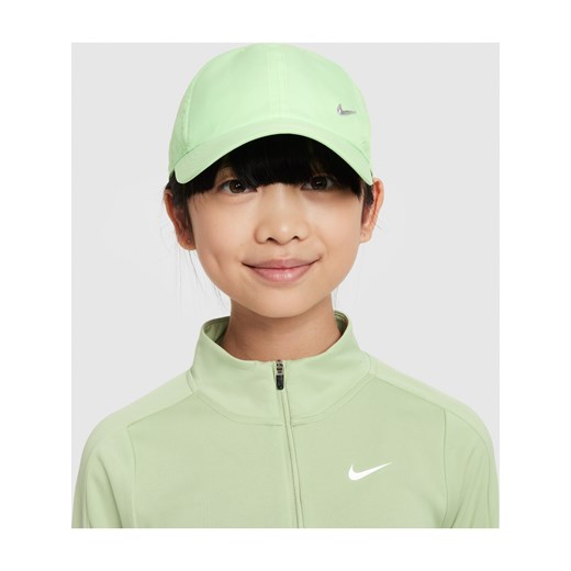Dziecięca czapka z metalowym logo Swoosh Nike Dri-FIT Club - Zieleń ze sklepu Nike poland w kategorii Czapki dziecięce - zdjęcie 172023804