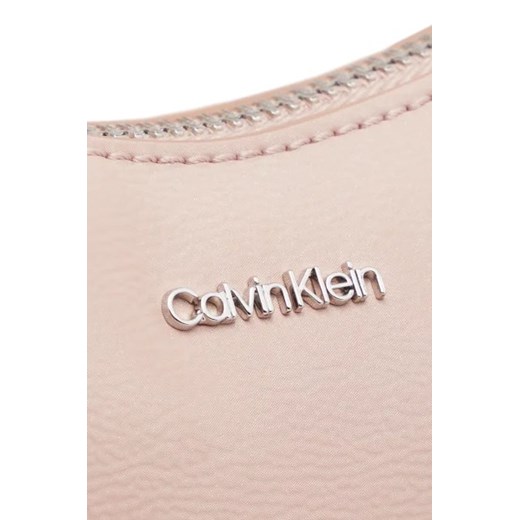 Calvin Klein Torebka na ramię CK MUST SOFT CROSSBODY BAG_PEARL Calvin Klein Uniwersalny Gomez Fashion Store