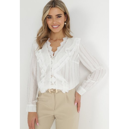 Biała Koszula z Falbankami i Ażurową Koronką Fairwillow ze sklepu Born2be Odzież w kategorii Koszule damskie - zdjęcie 172031332