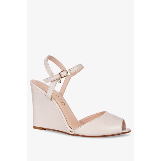 Beżowe sandały na koturnie POLSKA SKÓRA Casu 2253-117 Casu 41 Casu.pl