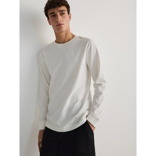 Reserved - Bawełniany longsleeve - złamana biel ze sklepu Reserved w kategorii T-shirty męskie - zdjęcie 172050001