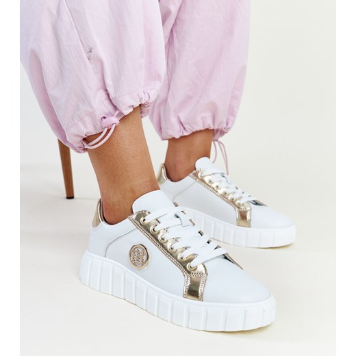Białe skórzane sneakersy na masywnej podeszwie Viera ze sklepu gemre w kategorii Trampki damskie - zdjęcie 172050981