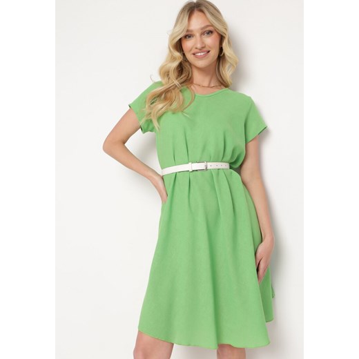 Sukienka Born2be rozkloszowana z krótkim rękawem zielona mini klasyczna z okrągłym dekoltem 