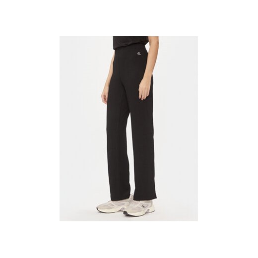 Calvin Klein Jeans Spodnie dzianinowe J20J222685 Czarny Straight Fit ze sklepu MODIVO w kategorii Spodnie damskie - zdjęcie 172060653