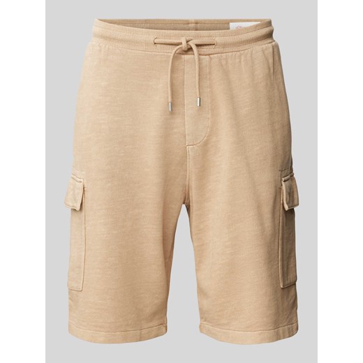 Szorty z dzianiny dresowej o kroju regular fit z kieszeniami cargo ze sklepu Peek&Cloppenburg  w kategorii Spodenki męskie - zdjęcie 172064963