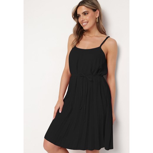 Czarna Sukienka z Regulowanymi Ramiączkami z Materiałowym Paskiem Liata ze sklepu Born2be Odzież w kategorii Sukienki - zdjęcie 172090684
