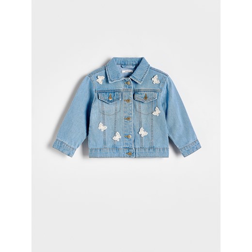 Reserved - Jeansowa kurtka z aplikacją - niebieski ze sklepu Reserved w kategorii Kurtki dziewczęce - zdjęcie 172094261