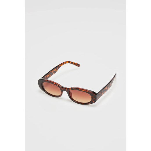 Wąskie okulary brązowe ze sklepu Moodo.pl w kategorii Okulary przeciwsłoneczne damskie - zdjęcie 172094923