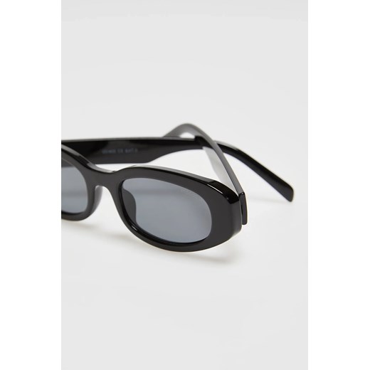 Wąskie okulary czarne ze sklepu Moodo.pl w kategorii Okulary przeciwsłoneczne damskie - zdjęcie 172094973
