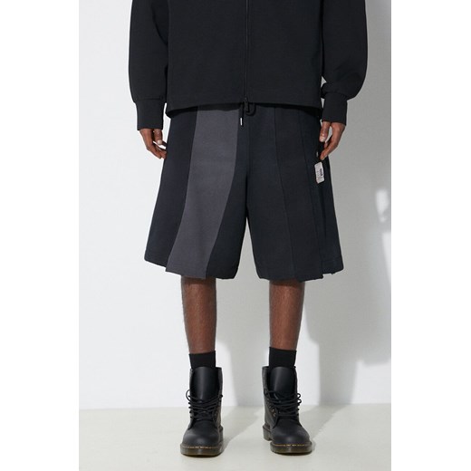 Maison MIHARA YASUHIRO szorty bawełniane Vertical Switching kolor czarny A12SP563 ze sklepu PRM w kategorii Spodenki męskie - zdjęcie 172119143