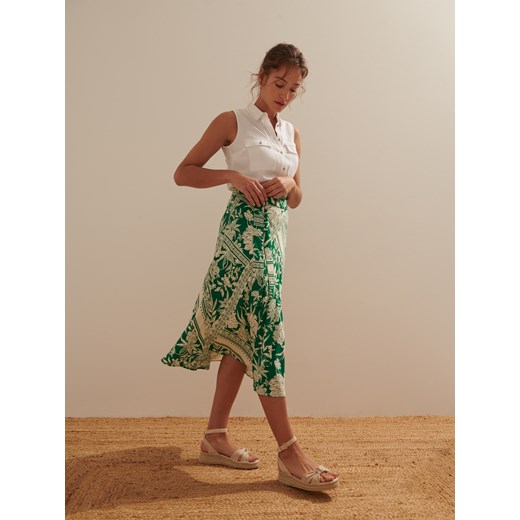 Mohito - Wiskozowa zielona spódnica midi - zielony ze sklepu Mohito w kategorii Spódnice - zdjęcie 172130051