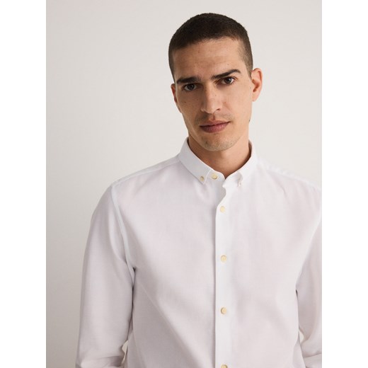 Reserved - Gładka koszula regular fit - biały ze sklepu Reserved w kategorii Koszule męskie - zdjęcie 172140810