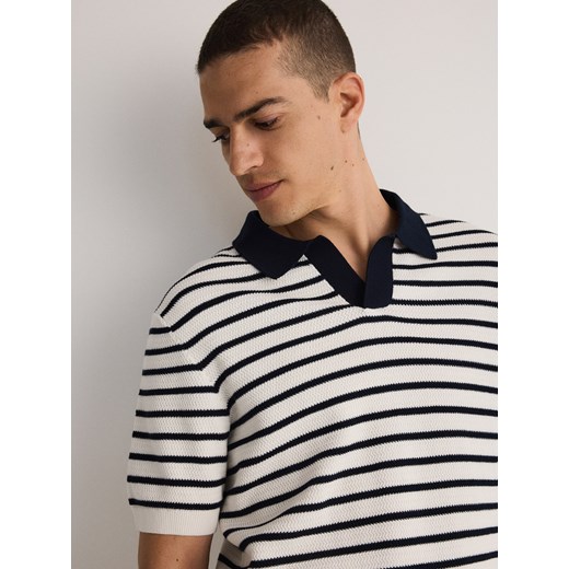 Reserved - Sweter polo w paski - biały ze sklepu Reserved w kategorii Swetry męskie - zdjęcie 172140933