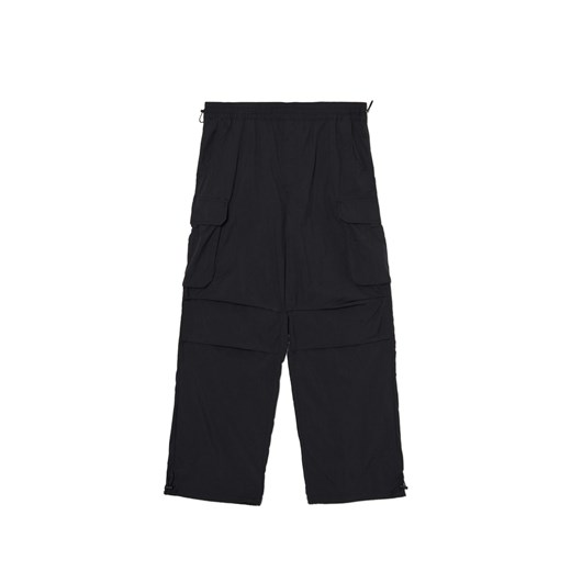Cropp - Czarne spodnie typu parachute - czarny ze sklepu Cropp w kategorii Spodnie męskie - zdjęcie 172161002