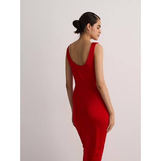 Sukienka Reserved midi elegancka dopasowana