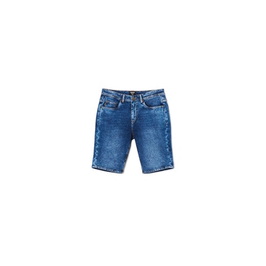 Cropp - Jeansowe szorty regular z efektem sprania - niebieski ze sklepu Cropp w kategorii Spodenki męskie - zdjęcie 172166892