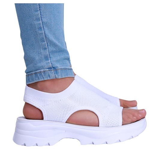 Białe elastyczne sandały na platformie /C5-2 16190 T441/ ze sklepu Pantofelek24.pl w kategorii Sandały damskie - zdjęcie 172179292