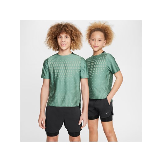 Koszulka treningowa dla dużych dzieci (chłopców) Dri-FIT ADV Nike Multi Tech - Zieleń ze sklepu Nike poland w kategorii T-shirty chłopięce - zdjęcie 172184621