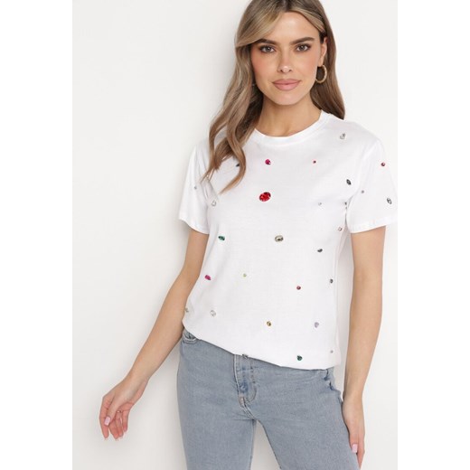 Biały T-shirt Ozdobiony Kolorowymi Cyrkoniami Wiadea ze sklepu Born2be Odzież w kategorii Bluzki damskie - zdjęcie 172198201