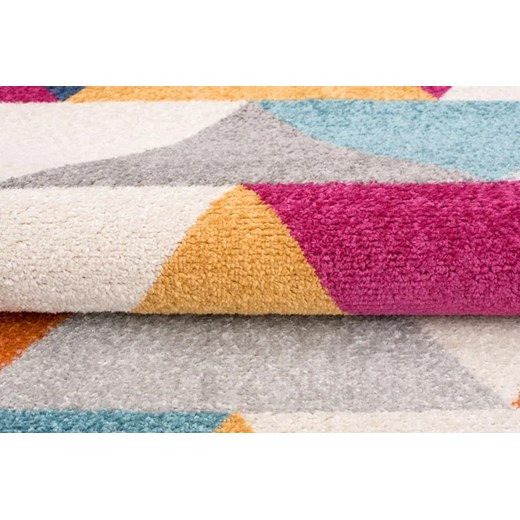 Kolorowy dywan w trójkąty w stylu retro - Caso 6X Profeos One Size okazyjna cena Edinos.pl