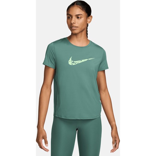 Damska koszulka do biegania z krótkim rękawem Dri-FIT Nike One Swoosh - Zieleń ze sklepu Nike poland w kategorii Bluzki damskie - zdjęcie 172249823