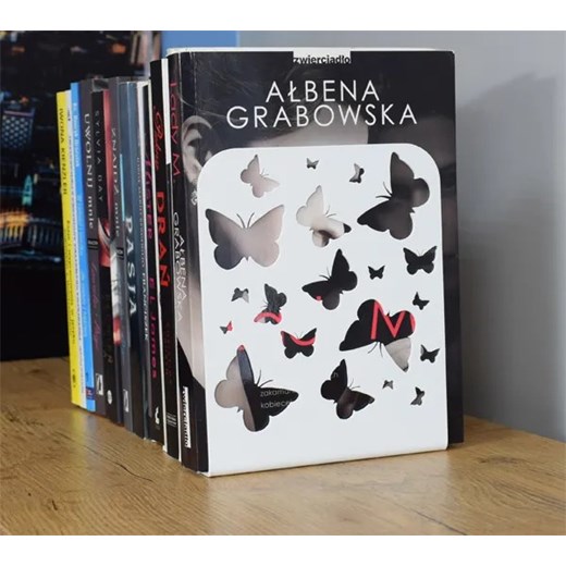 Biała podpórka na książki z dekorem w motyle - Tarly 6X Elior One Size Edinos.pl