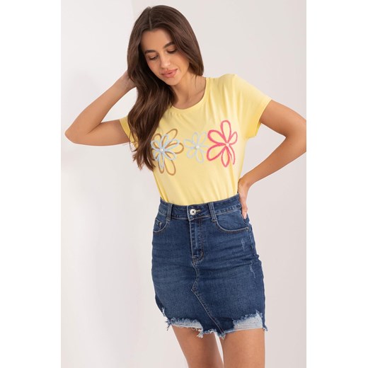 T-Shirt z kwiatową aplikacją żółty ze sklepu 5.10.15 w kategorii Bluzki damskie - zdjęcie 172272820