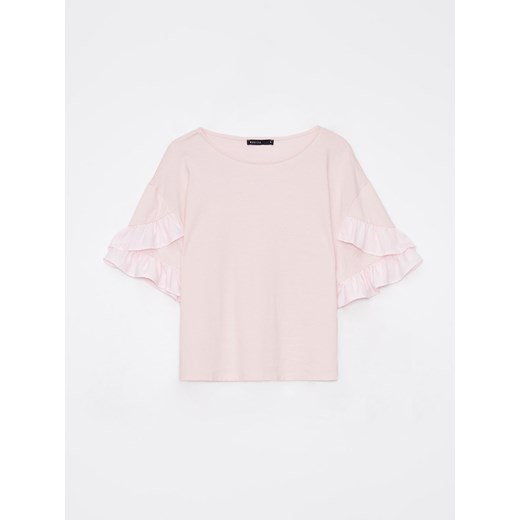Mohito - Pudrowy t-shirt z falbankami - pastelowy różowy ze sklepu Mohito w kategorii Bluzki damskie - zdjęcie 172273331