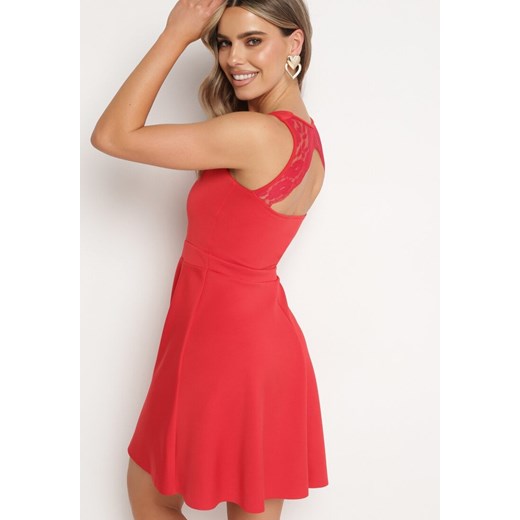 Czerwona Rozkloszowana Sukienka na Ramiączkach z Koronkowym Wycięciem na Plecach Devantia ze sklepu Born2be Odzież w kategorii Sukienki - zdjęcie 172274993