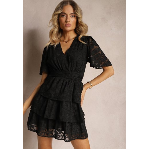 Czarna Sukienka o Rozkloszowanym Kroju z Dekoltem w Serek i Falbankami Drapia ze sklepu Renee odzież w kategorii Sukienki - zdjęcie 172278703
