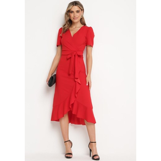 Czerwona Sukienka Taliowana z Kopertowym Dekoltem i Falbanką Tatania ze sklepu Born2be Odzież w kategorii Sukienki - zdjęcie 172284442