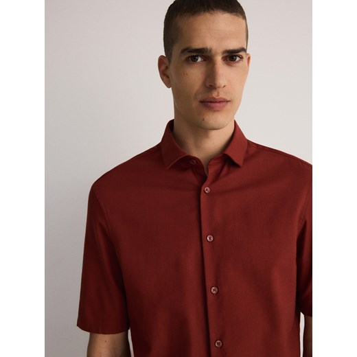 Reserved - Koszula z krótkim rękawem regular fit - kasztanowy ze sklepu Reserved w kategorii Koszule męskie - zdjęcie 172290610
