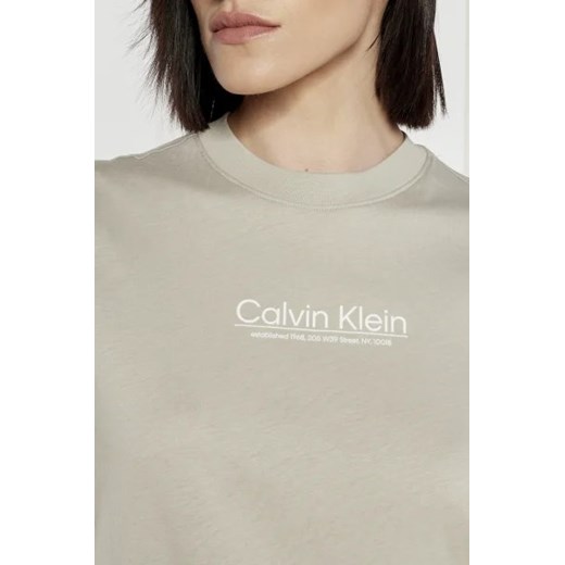 Bluzka damska Calvin Klein z krótkim rękawem z napisem beżowa z bawełny z okrągłym dekoltem
