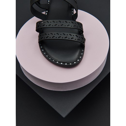 Sandały dziecięce Sinsay z klamrą