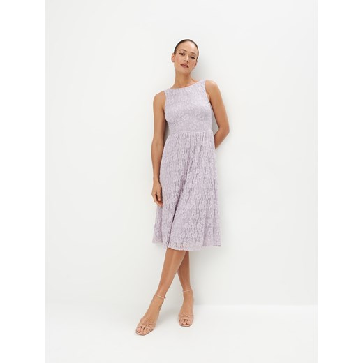 Sukienka Mohito z koronką na ramiączkach midi 