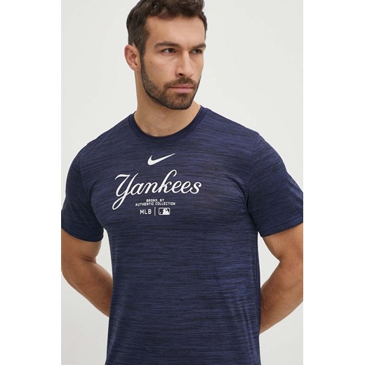 Nike t-shirt New York Yankees męski kolor granatowy z nadrukiem ze sklepu ANSWEAR.com w kategorii T-shirty męskie - zdjęcie 172315554