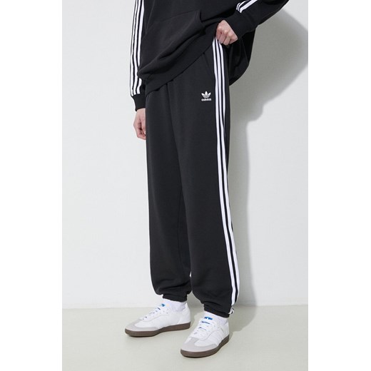 adidas Originals spodnie dresowe bawełniane kolor czarny z aplikacją  IB7457 ze sklepu PRM w kategorii Spodnie damskie - zdjęcie 172332994