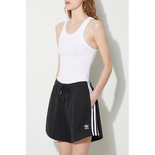 adidas Originals szorty 3-Stripes damskie kolor czarny z aplikacją high waist IU2517 ze sklepu PRM w kategorii Szorty - zdjęcie 172333720