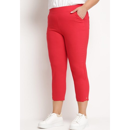 Czerwone Bawełniane Spodnie z Gumką w Pasie 7/8 z Małą Ozdobą przy Nogawce Moanina ze sklepu Born2be Odzież w kategorii Spodnie damskie - zdjęcie 172339412