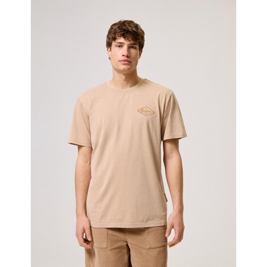 Koszulka CLTN T 1524 Piasek S ze sklepu Diverse w kategorii T-shirty męskie - zdjęcie 172347022